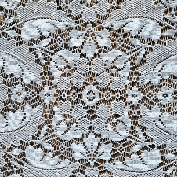 Vintage Lace Tablecloth Picot Edge 94x68" Rectangle - Picture 4 of 4